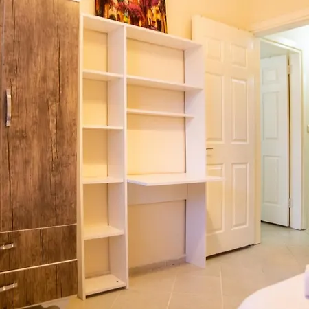 Lovely Flat With Balcony In Close To Sea 公寓